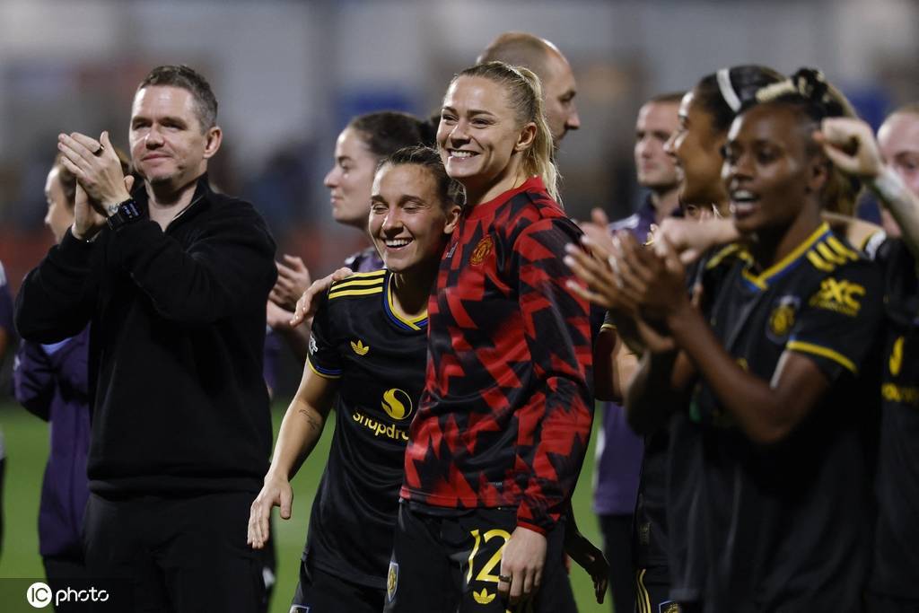 曼联女足1-0马德里竞技女足 取得赛事两连胜
曼联女足1-0马德里竞技女足 取得赛事两连胜